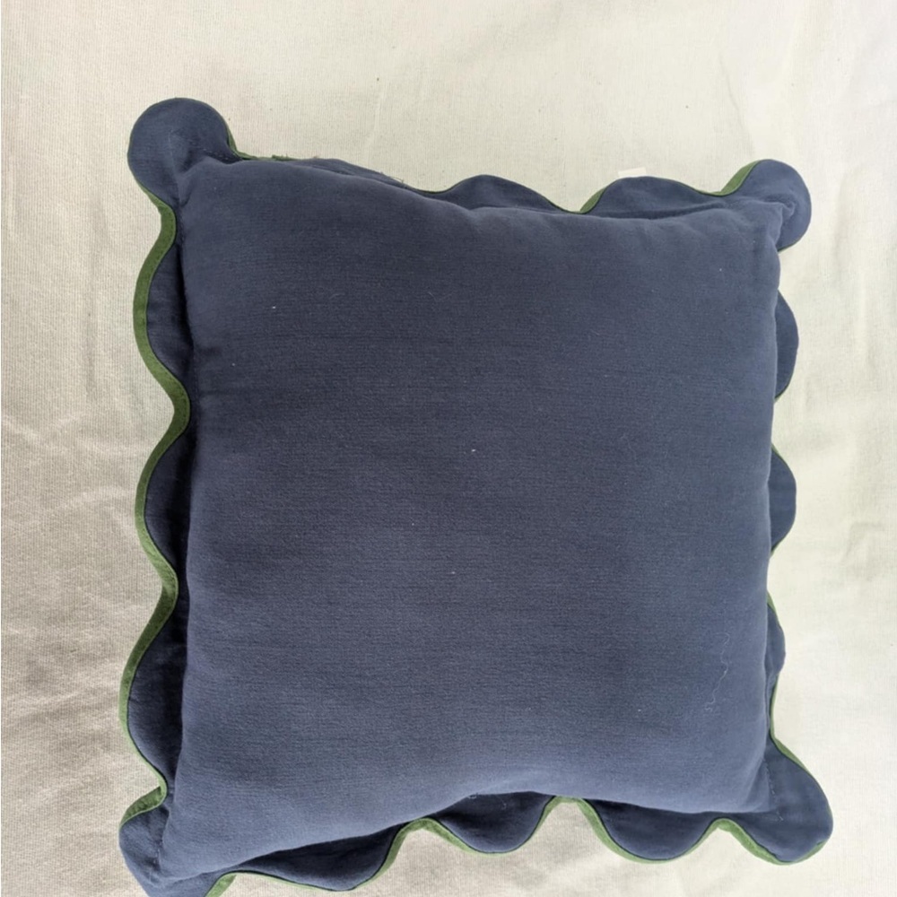 NWT Navy Blue accent decorative Pillow with Green Trim-